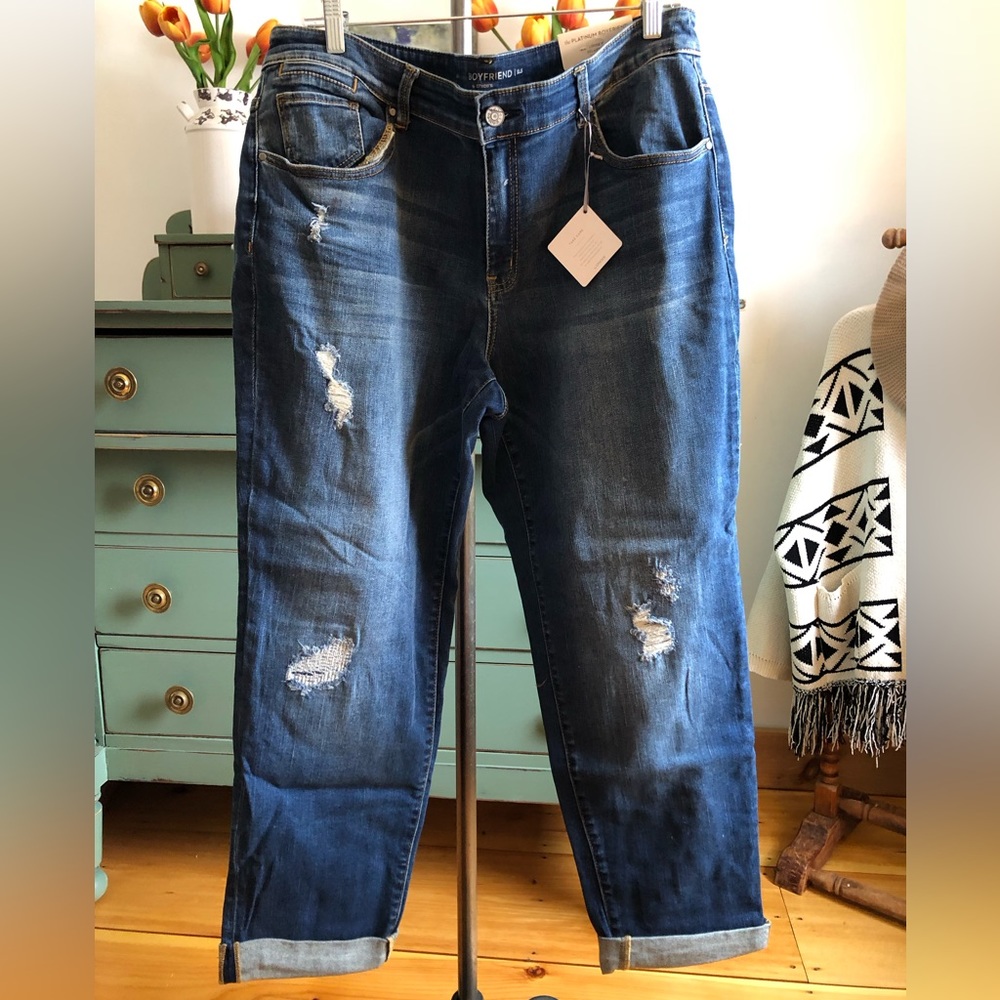 Chico’s platinum boyfriend fit jeans NWT size 2.5 size 14